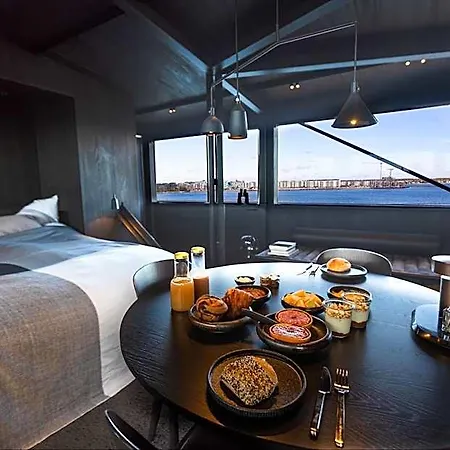 The Krane Hotel *